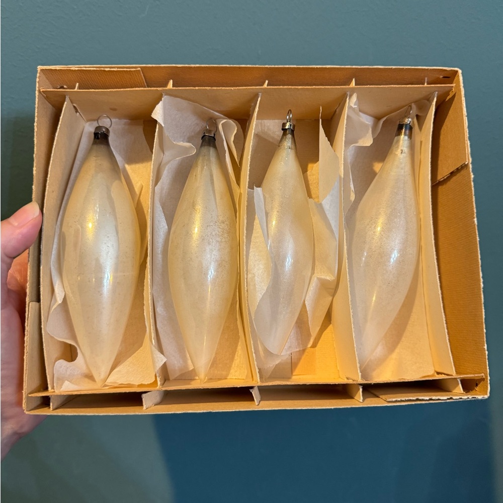 VINTAGE Pier 1 CHRISTMAS ORNAMENTS White / Silver CZECHOSLOVAKIA In Original BOX